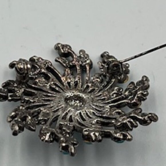 Vintage Silver-tone Brooch w/ Floral Pinwheel Design Aqua Blue Rhinestones - Picture 6 of 7